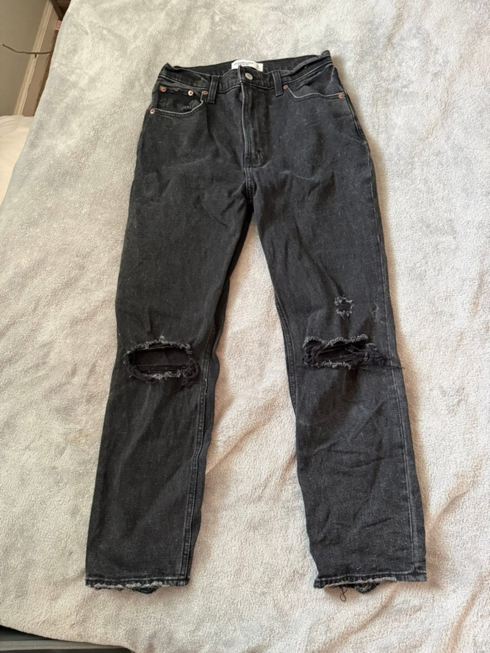 Abercrombie & Fitch Black Ripped Ankle Jeans